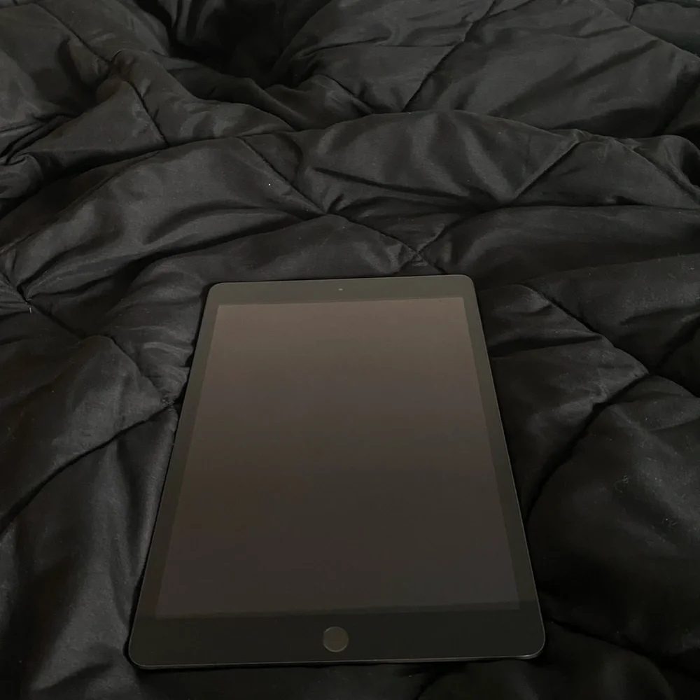 Apple Tablet - Dark Gray Finish